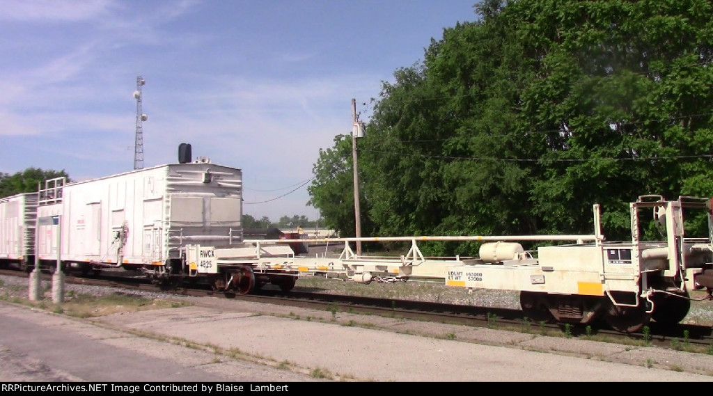 CN O927 weed sprayer train